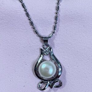 Elegant Sterling Silver White South Sea Pearl Pendant Necklace